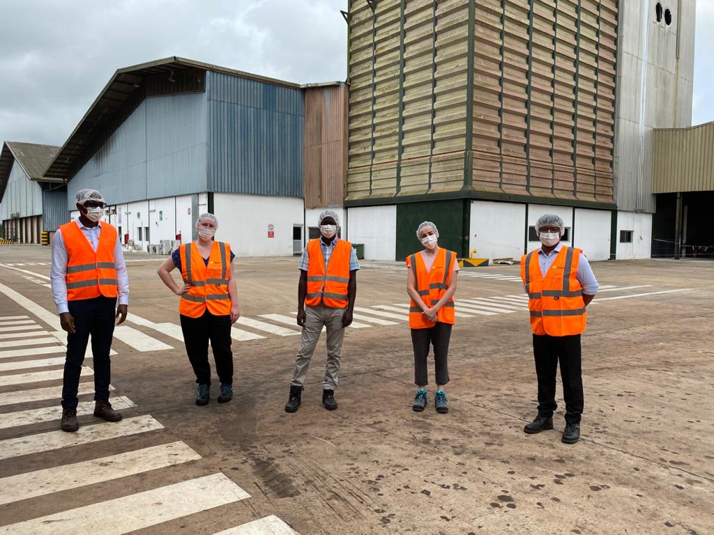 CornhouseBV's tweet photo. We would like to thank @Olam for showing us around in their brand new #cashewprocessing factory in Anyama, #IvoryCoast. It was great to see this new and very automatic #factory from the inside and learn more about all the possibilities in processing #cashews in Ivory Coast. (1/3) https://t.co/2wNxRE1xxZ