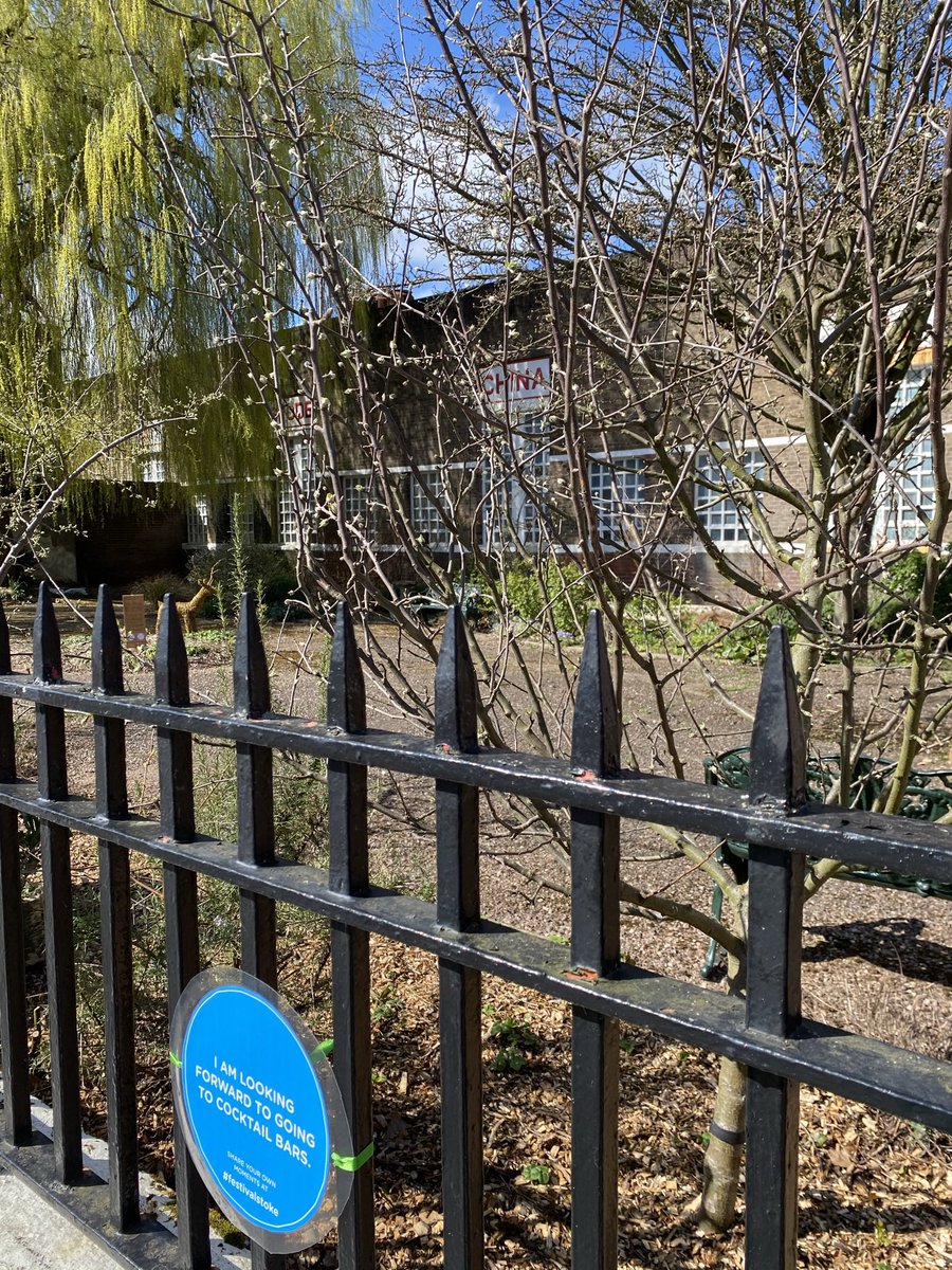 AbiBrown1's tweet photo. 🌸 Spring has sprung in the Spode rose garden... can you spot the little deer? 🦌 👀 https://t.co/NhLXerLmJ6