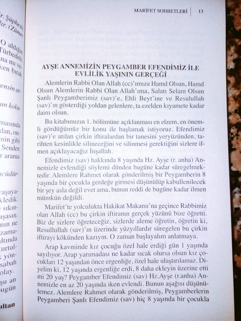 “”

Cahil Râsûlüne iftira atıyor
Sen susuyorsun
Cahil dinine iftira atıyor
Sen susuyorsun

Ama ŞEFAAT İSTEMEYE GELİNCE EN ÖNDE SAF TUTUYORSUN?

NE DİYE ÜMMETİM DESİN RESÛL SANA?

Peygamberime Atılanİftira diye haykırsana?
Doğrusunu gösteriyoruz gözünü açıp OKUsana