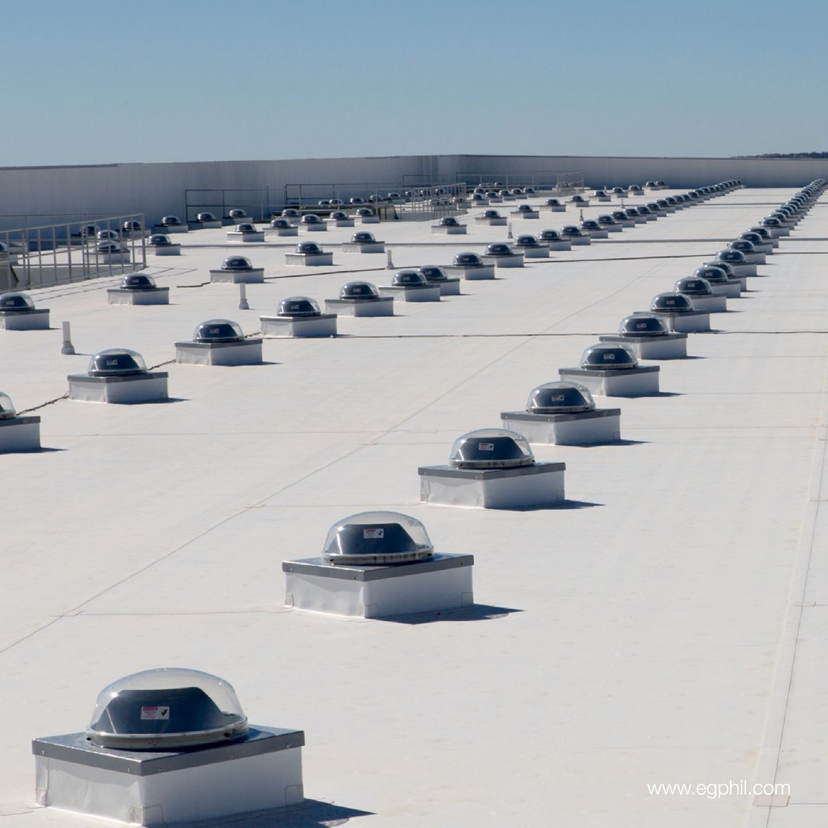 _cleantechsa's tweet photo. With one of the largest single-building daylighting installations on record, Bal Seal Engineering incorporated 436 Solatube Daylighting Systems into its 15,000 sqm. facility in Colorado. The Solatube units are installed in the company’s offices, common areas and (1/2) https://t.co/ClWIHwEI8N