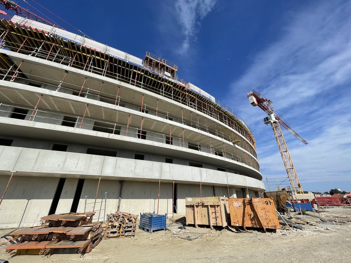 IlonMateriel's tweet photo. Location de nos banches @Outinord dans les Pyrénées-Orientales
#Ilonmateriel #outinord #banche #sécurité #beton #chantier #batiment #btp #kavakbatiment #construction #coffrage #voile #materielbtp #grosoeuvre #location #grue #pyreneesorientales #canetenroussillon @KavakGroupe https://t.co/wBGgDEGM7o