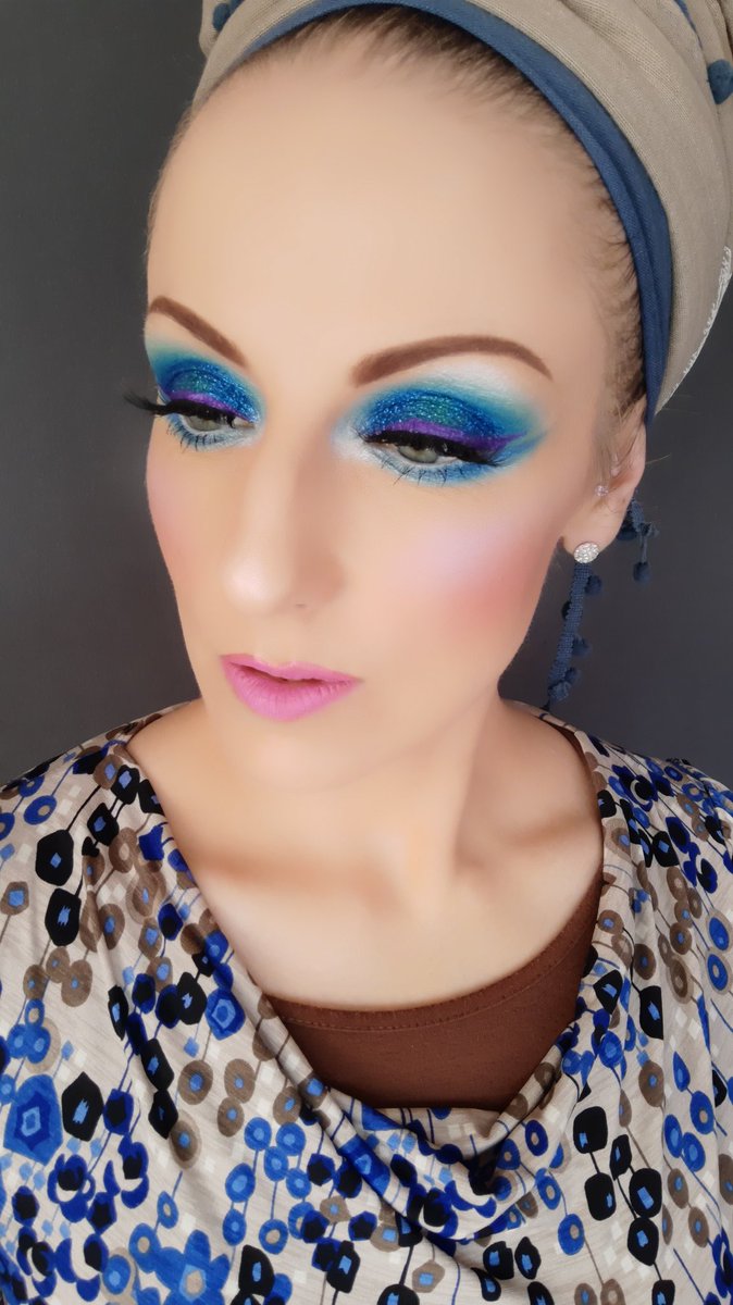 Another look done with the #Enchanting palette from #questacosmetics