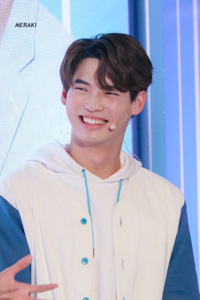 hourly_win's tweet photo. i love you https://t.co/CKRaexKbJs