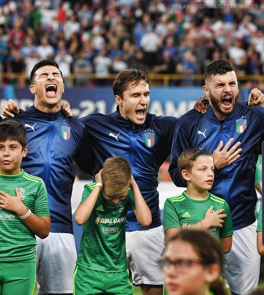 ESPNFC's tweet photo. The Italians know how to sing a national anthem 🗣 https://t.co/jaWTpM91Qo