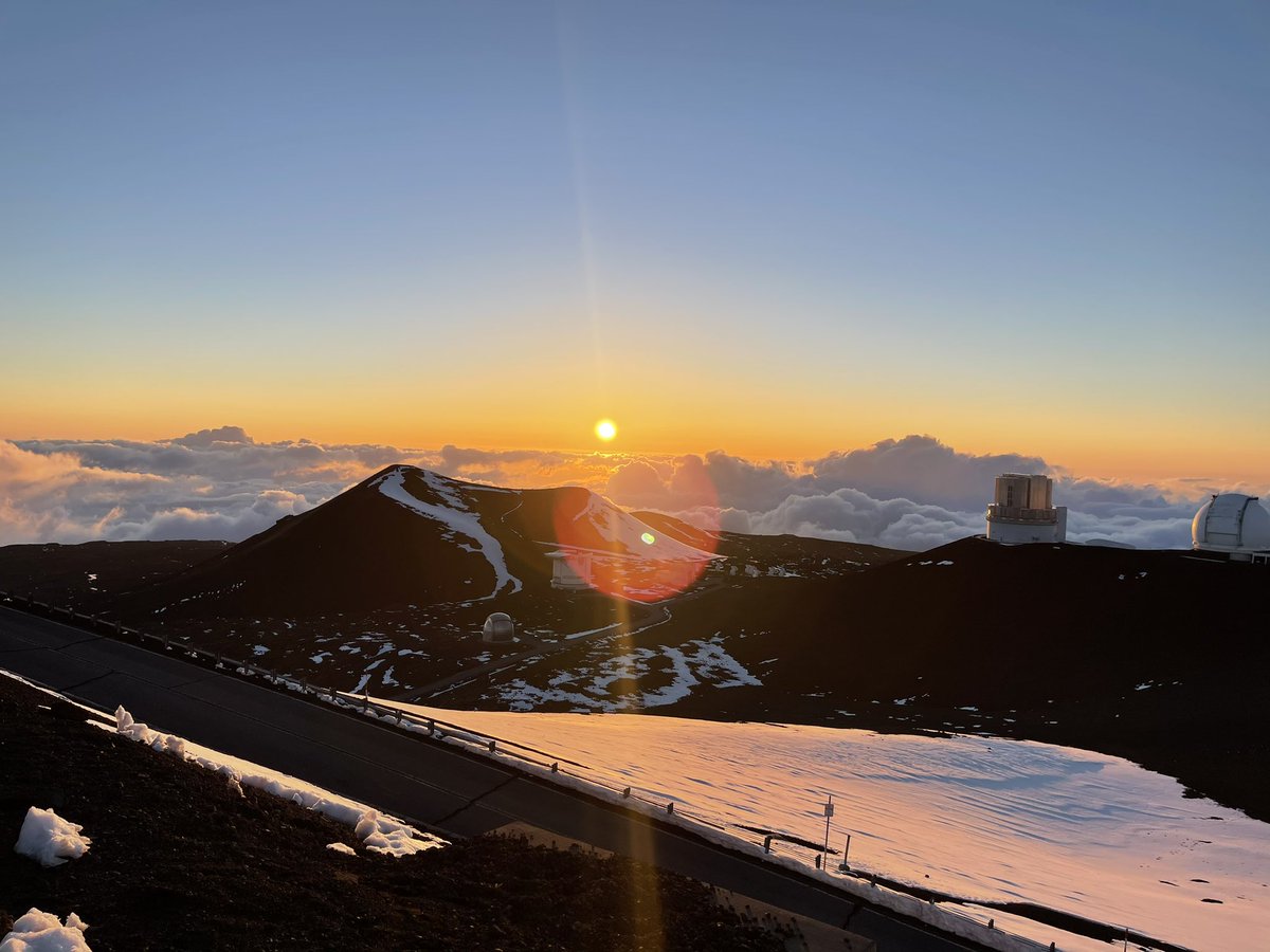 GabertsWorld's tweet photo. Sunset at the summit of Mauna Kea on the island of Hawaiʻi spectacular #Hawaii  #Summit #thebigisland #astronomy #sunset #stargazing https://t.co/v6bVBAUZ3g