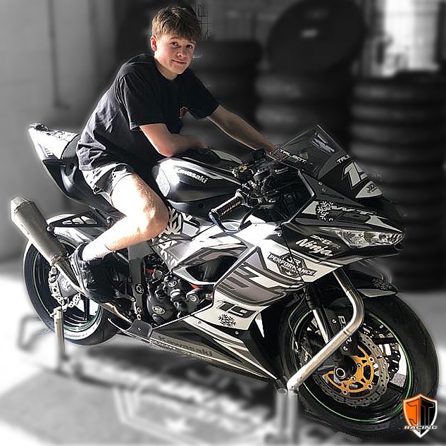 Talbot19Joe's tweet photo. Definitely ready to go .. @JRP_Racing @kawasakiuk @rstmoto @OfficialBSB @shark_helmets @WCMUNSCH @TCXBoots #bsbstock600 #kawasaki636zx6r #soonbetime #jt19 #joetalbot19racing https://t.co/0XpH4pm3oQ