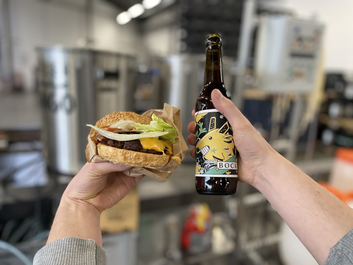 lillebeer's tweet photo. #BBQLICIOUS!
Checkt unser Osterprogramm unter https://t.co/U7f0MMrbTx
feat. @JohnsBurgers & #brötzmann am Mittwoch und Ostersamstag! Holt euch Burger, Büddel & Bier! https://t.co/NriaxszT7x