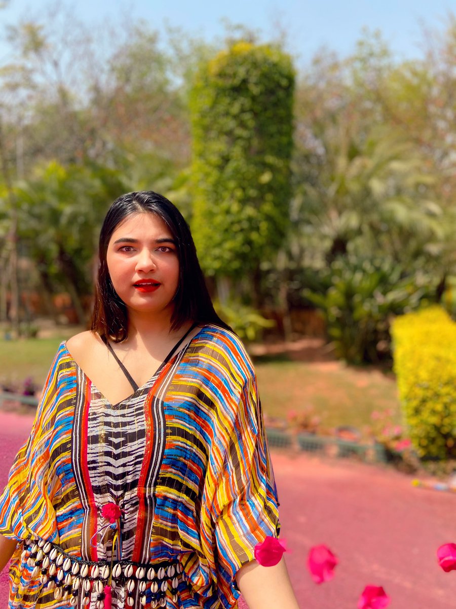 StyleMeAria's tweet photo. When someone says, Holi Pawriii! In times of COVID 👀 https://t.co/fSoDPvBTcT