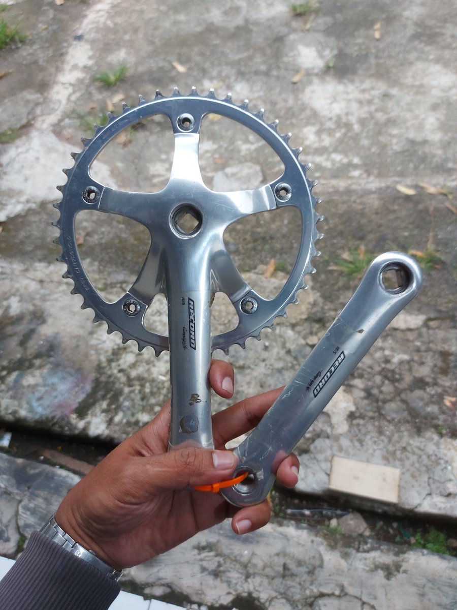 WTS CRANK SET CAMPAGNOLO RECORD BCD 144 CA 165, Rare mulus. Tulisan aman semua. WA 0857 1616 8883.  Buka harga 6.5Jt nego halus.