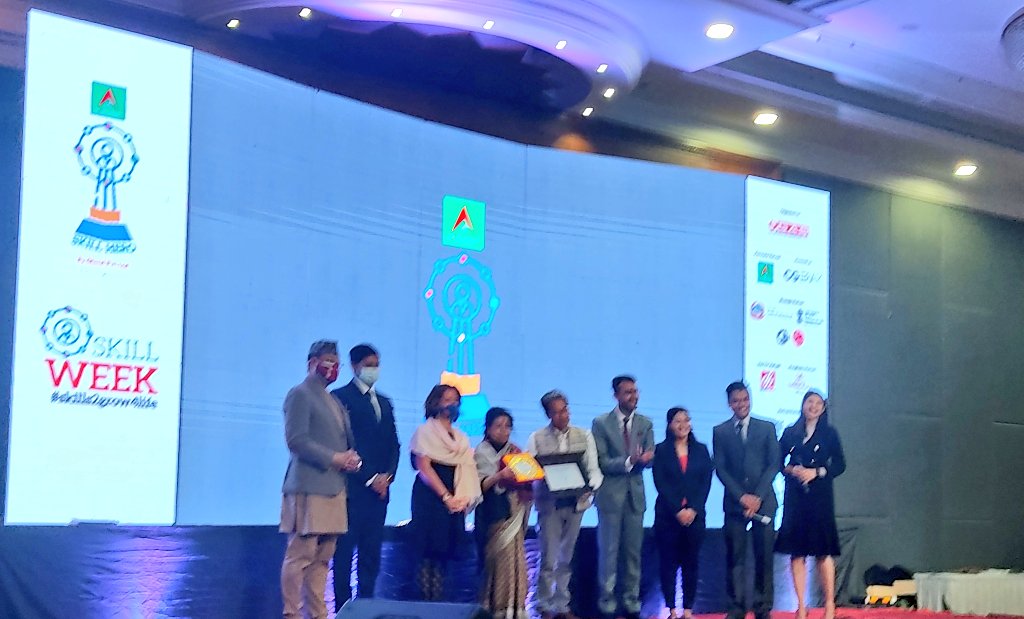 officialgauravk's tweet photo. Shanti Chadha recognized #Entrepreneurship
#NabilSkillHero award ceremony #SkillWeek2021 #Skills2Grow4Life
@glocalnepal @G_AfterSchool https://t.co/37Q4OooBQO
