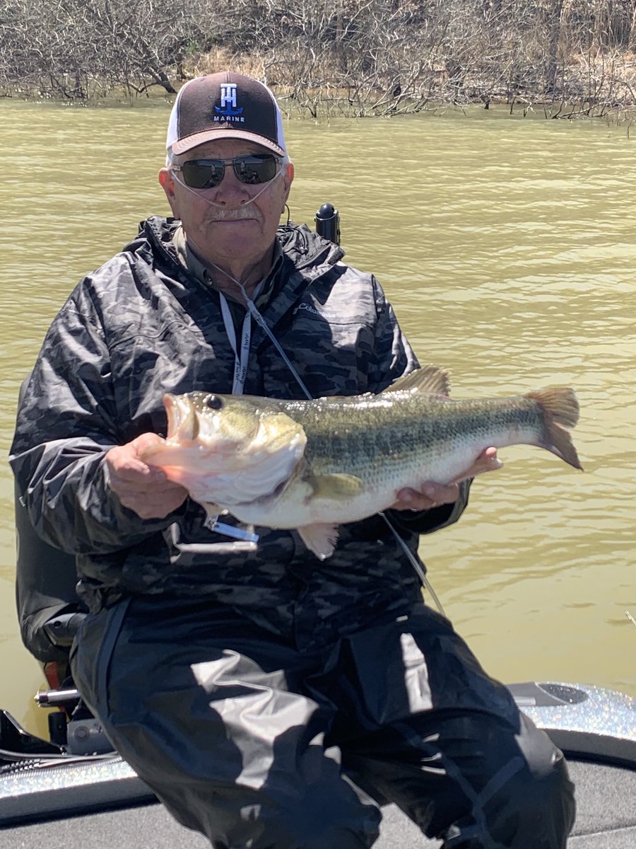 mike_zierath's tweet photo. Ray caught this girl in the last hour, and, we were culling smaller fish all day, managed a 3rd on Pat Mayse this past weekend! 2021 tournament season off to a decent start with checks n first two events! @_Keelguard @HayabusaFishing #wickedweights https://t.co/q9QdgFVYQn
