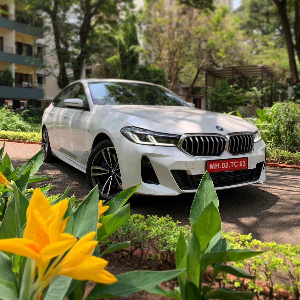 SirishChandran's tweet image. Did anybody expect to see #6GT getting facelifted before #5Series❓Clear sign of #BMW fully committing to #longwheelbase strategy to take on #Mercedes in general &amp;amp; #EClass in particular

What do you wanna know about the #BMW630i? Embargo till April 8 so will be little handcuffed