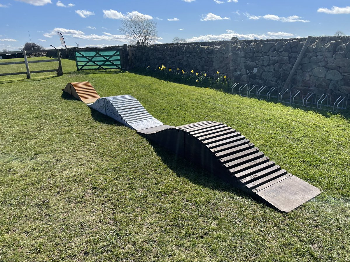 BarnBelper's tweet photo. The skills area and revamped ramps are back in business! 

Practice your pumping 😳 on the Russian Rollers, or your precision skills on the skinnies and the snake, or learn to jump on the kicker ramp with progressive gap jumps. 
01773 432104 enquiries@belperbikebarn.co.uk to book https://t.co/obxXsKpQng