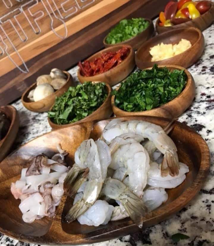 patrick_chef's tweet photo. Sunday Dinner... Seafood Pasta🍝 with Clams, Mussels🦪 Shrimp🦐 and Squid🦑
Follow him by clicking the link below⬇️⬇️⬇️
https://t.co/W89hL9lJxX
👨🏾🍳 https://t.co/viUdMdykxi 👨🏾🍳
#ChefPatrick #DallasPremiereChef #FoodArt #FoodPorn #Foodie #DallasChef #PrivateChef #ChefLife https://t.co/7mcVVzr2D0