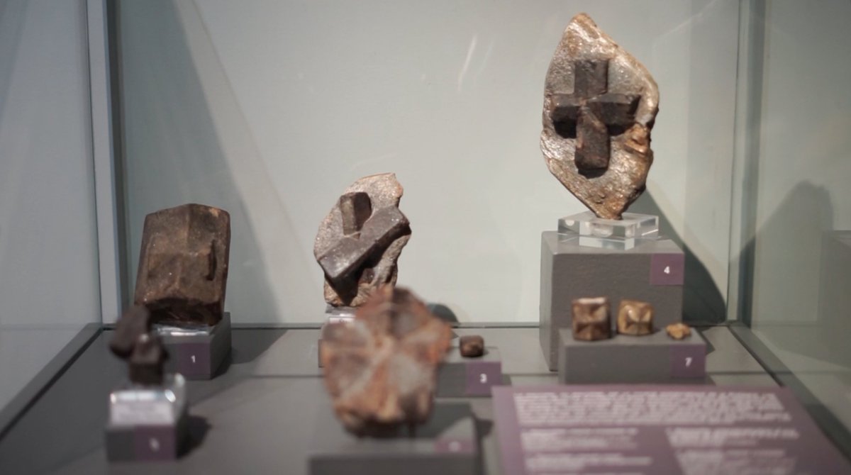 CSTILeMansUniv's tweet photo. 1e mini documentaire de notre semaine de #cultureScientifique ! On démarre avec la cristallographie 💎autour de l’expo du Musée Vert @museesdumans “Clair comme du cristal”. 
RDV sur la chaine YT : Culture Scientifique Université Le Mans. #sciences #mediationscientifique #CSTI https://t.co/UYg7RE2LYd