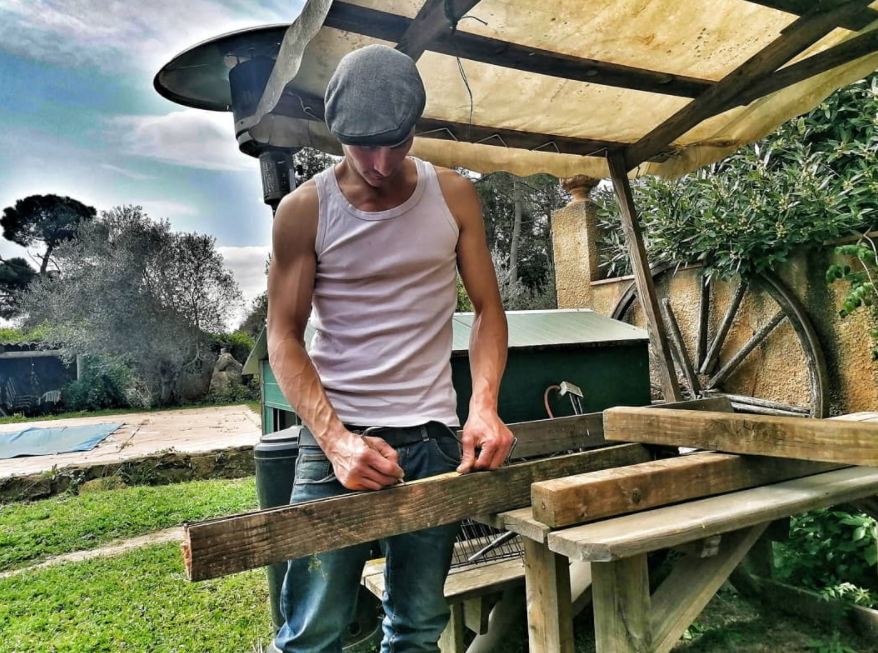 Hi! I am new on Twitter, my name Is Martijn I am a Dutch creative carpenter based in Barcelona.

Get ready for some really cool stuff coming your way!

Give me a follow if you like the sound of this. 
 
#mbwoodworkcreations #handmadefurniture #handmadebyme #Recycle4Nature