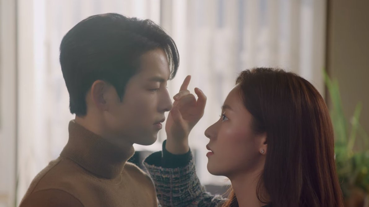 bvrxndwth's tweet photo. Just get married pleasee!! #Vincenzo #songjongki #JeonYeoBin #JeonYeoBeen https://t.co/pudkQmhbNc