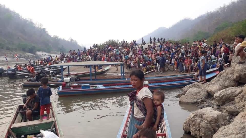 GraceOo16's tweet photo. Thai Gov forced people from Refugee camps to go back in Myanmar. Karen people flee and hide in the forest because the terrorist bombed their homes. @POTUS @RapporteurUn 
#AgainstMyanmarMilitaryCoup #MilkTeaAlliance #shameonyouthailand https://t.co/ufr7RZSt9l
