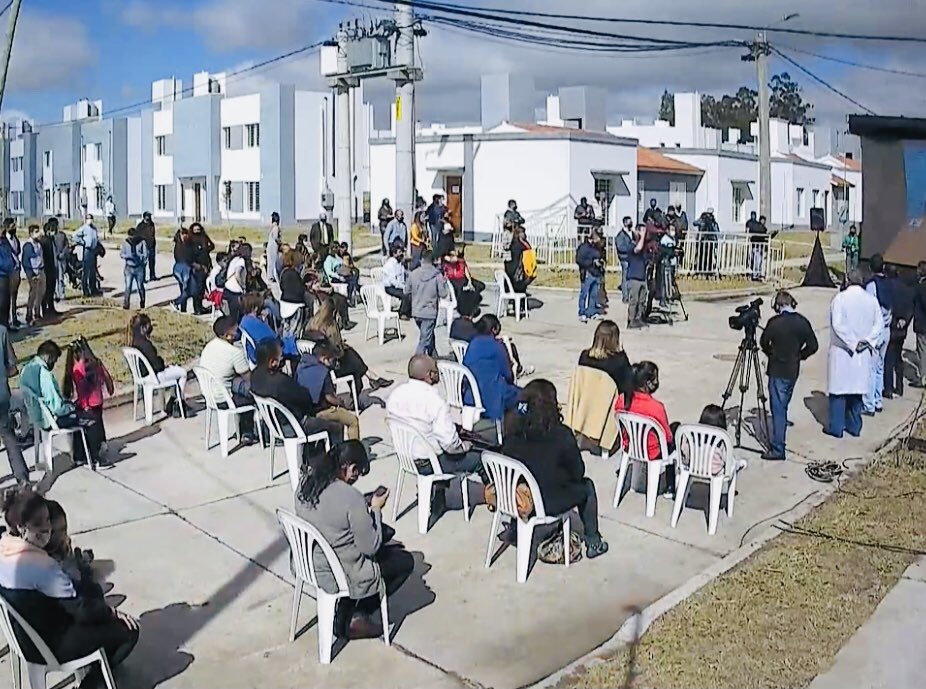 Acompañamos al Gobernador <a href="/GustavoSaenzOK/">Gustavo Sáenz</a> en la entrega de 83 viviendas de la etapa 5 del barrio Pereyra Rozas. 
Felicidades a los nuevos propietarios! 👏🙌🏻