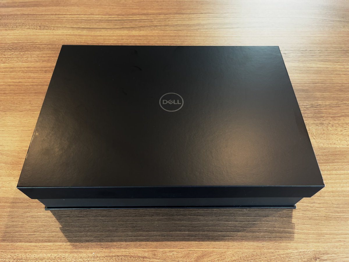 Evilbobbins's tweet photo. One of my favourite parts of my job is getting my hands on new tech or tech there is no way I would normally get my hands on this is one of those times again and this one is my new daily driver 🤤

#geek #unboxing #dell #precision #tech #technology #intel #i9 #nvidia #quatro https://t.co/1R0YKp3bMk