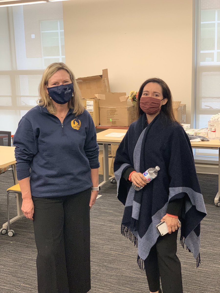 HartfordSuper's tweet photo. Great to visit @HMTCA_PHOENIX and see our teachers and staff on the day we welcome back many remote students to in-person learning. Many thanks to our hard-working team for preparing for the return of our #beautifulandcapable students to the classroom. #equity #access 👩🏽🎓🏫 ❤️ https://t.co/QbWdbQPr8U