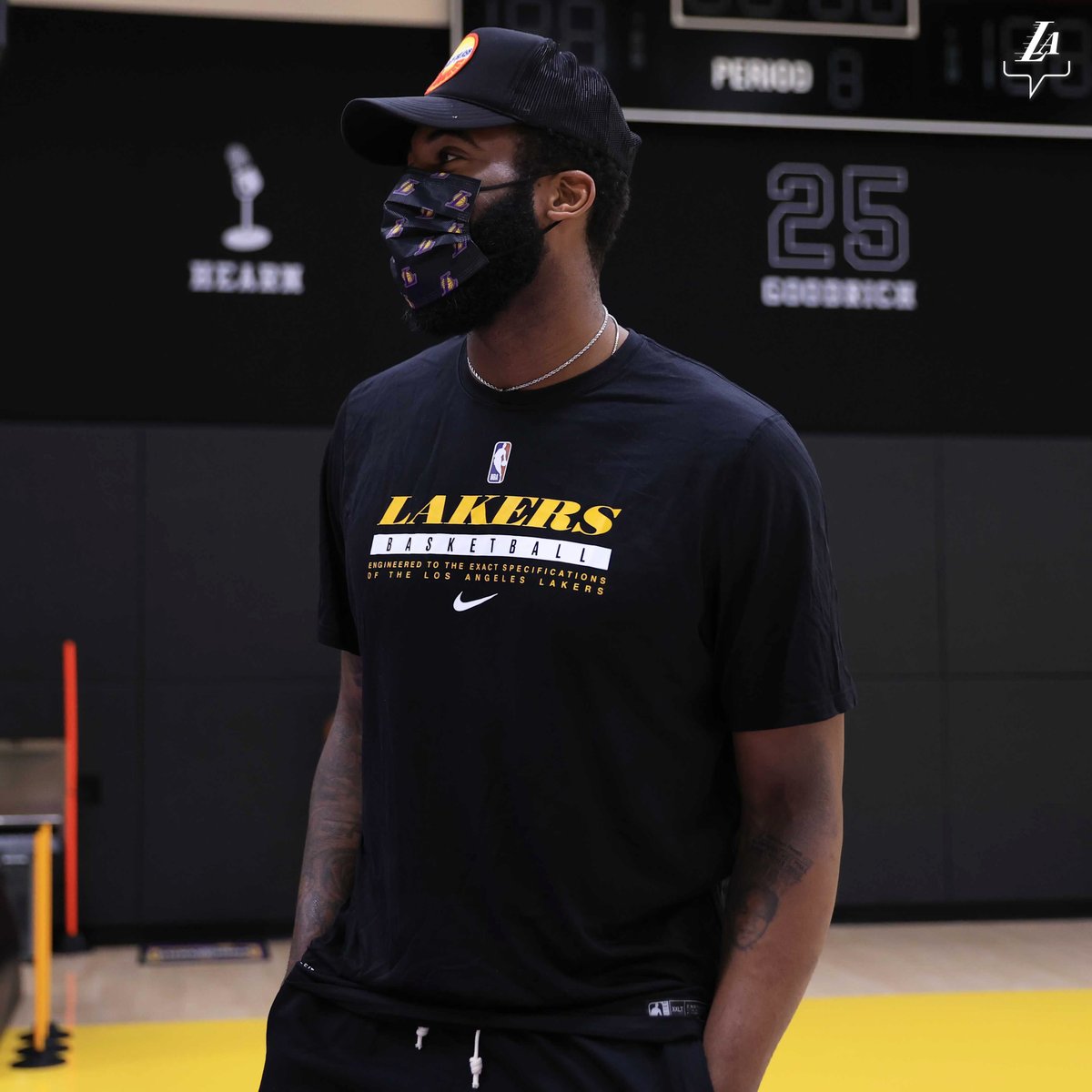 Balldontlie's tweet photo. Andre Drummond's made it to LA 🌴😎

(via @Lakers) https://t.co/4p4I9b2Zr9