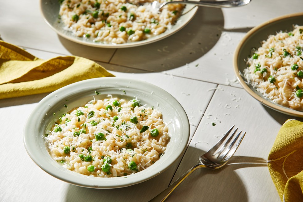 Instant Pot Risotto! Here's a traditional, beloved Italian dish made in a pressure cooker in minutes with no stirring required.🇮🇹 Shop high-quality, 100% Spanish Bomba Rice Extra on SALE at ➡️ Bottega.eu! 🍚 Recipe: <a href="/washingtonpost/">The Washington Post</a> 😋 ow.ly/3pg050E4EhA