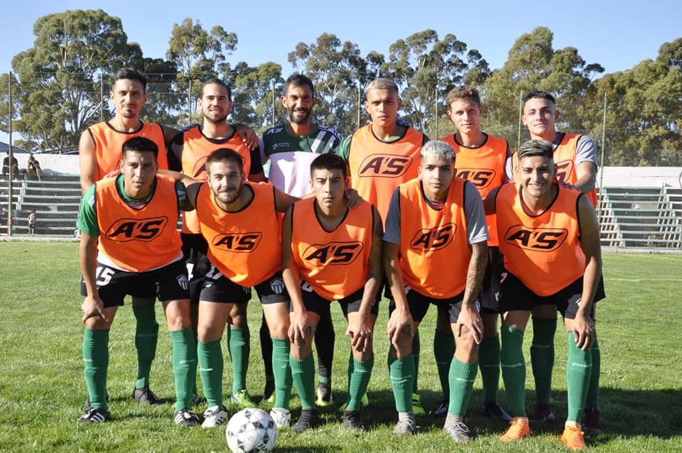 ⚽⚽ #Fútbol ⚽⚽
#PrimeraDivisión
🇳🇬🇳🇬 EL VERDE GOLEÓ A DOLAVON EN EL QUINTO PARTIDO AMISTOSO 🇳🇬🇳🇬
Este sábado por la tarde, Germinal derrotó a Deportivo Dolavon por 7-2, gracias a los 3 goles de Rodrigo Rios, más los de Nahuel Acevedo, Agustín Cano,  Nicolás Macarof y J Carrizo