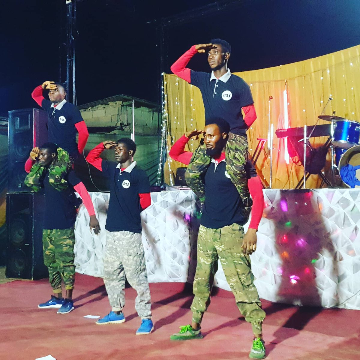 borntosucceed90's tweet photo. 💎💦💝🙏👌🏼 @borntosucceedcrew #alwaysandforever
#alwaysexcellent
#bboy #dance #b2s #b2screw #borntosucceedcrew #borntosucceedcrewb2s 💦 #dancer #group  #borntosucceedcrew
@borntosucceed90
#borntosucceedcrew
#borntosucceed90
#borntosucceed
#b2s
#b2screw
#b2sdancer
#dancer
#Davido https://t.co/c9uNC4domd