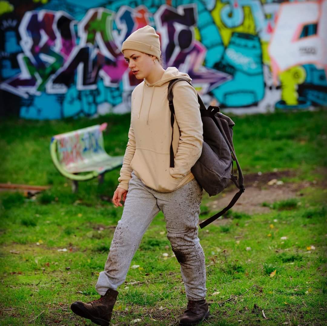 darrenpaulkent's tweet photo. Check it out on BBC iplayer (season 5) ... #proud of Holly in her debut role Check out my Directing skills :) .. ENJOY PEEPS
#bbcthebreak @bbcthree @bbcwriters @bbcstudios
#filming🎬 #tvshows @bbc #directorslife
https://t.co/PMtcNRbaCK
https://t.co/lhf43kGXmr https://t.co/W2Q0gyN1A9