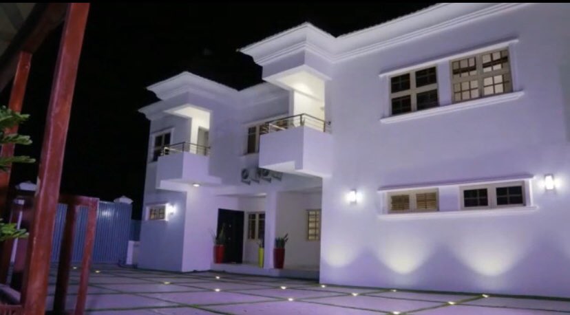 Itschristy___'s tweet photo. Yo! Guys
If you’re in ilorin you def don’t wanna miss this house party on Friday. 
There’s a holiday on Friday btw so let’s partyyyyyyy 💃 

It’s the venue for me 🥺, island in ilorin 😎
Normal ticket: 2k 
At the gate: 3k 
Room reservation (red room 🥵) : 50k

#AfterdarkTHP https://t.co/TJRVMjw9dY