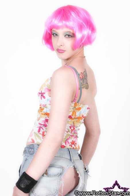 Pretty in Pink https://t.co/zfuaEqkpEQ<a href="/tag/manyvids"class="tags"><span>#manyvids</span></a>
