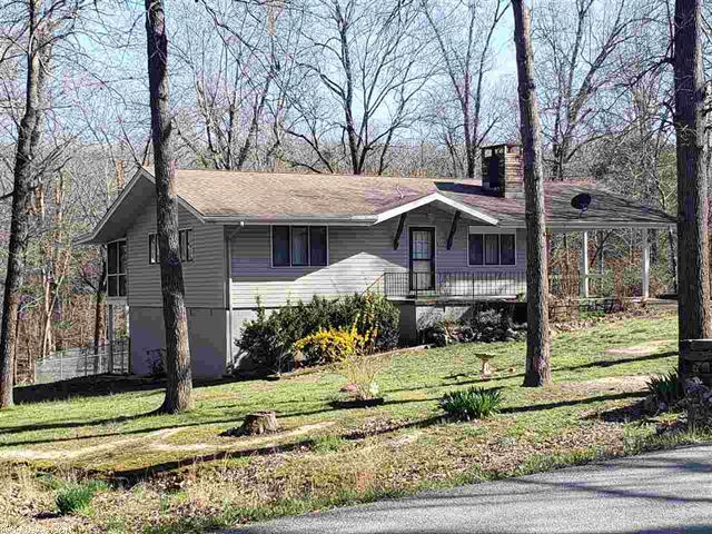 ogwrealty's tweet photo. NEW LISTING! 21 Spring Water in Cherokee Village - 1900+ sq ft beautifully maintained home on 3 lots! 2BR/3bath, beautiful landscaping - must see! Visit https://t.co/3TWGyNuQGl or call John at 501-412-4186 to schedule a showing! https://t.co/AN7YpOchMp