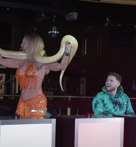 Wilhelm_IX's tweet image. Pure amazement from @Behzinga , must really like snakes... @Sidemen