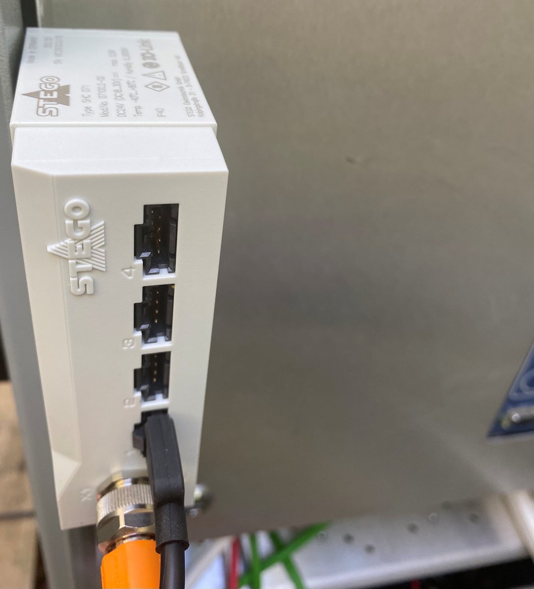 STEGO36916702's tweet photo. STEGO’s IO-link sensor hub SHC 071 records data using up to 4 external non IO-link digital sensors. Small and easy to connect with multiple mounting options.  DC 24V (18-30V) 
Check out also other STEGO smart products: https://t.co/jdnMQDQhZL https://t.co/bnCSpjgMqa