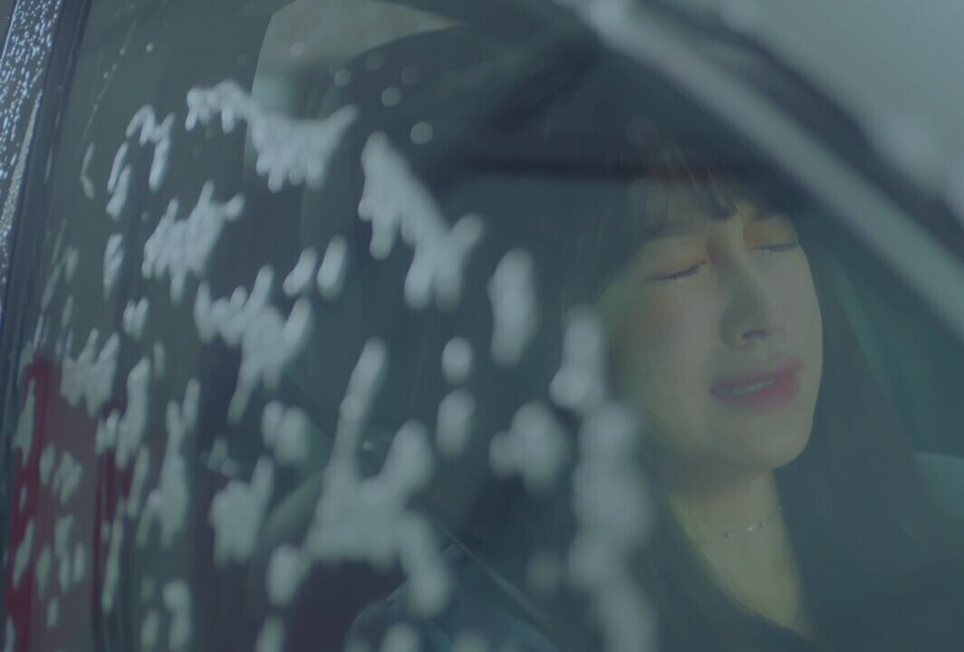 mansinarang19's tweet photo. The way he take care of her 😭 she wants to cry and he take her to car washing spot so cute🥺🥺

 #NotYetThirty #NotYetThirtyEP10
#HowToBeThirtyEp10
#howtobethirty #junginsun #kangminhyuk 
#HANI #BaekSungChul https://t.co/hsUejvvoGO