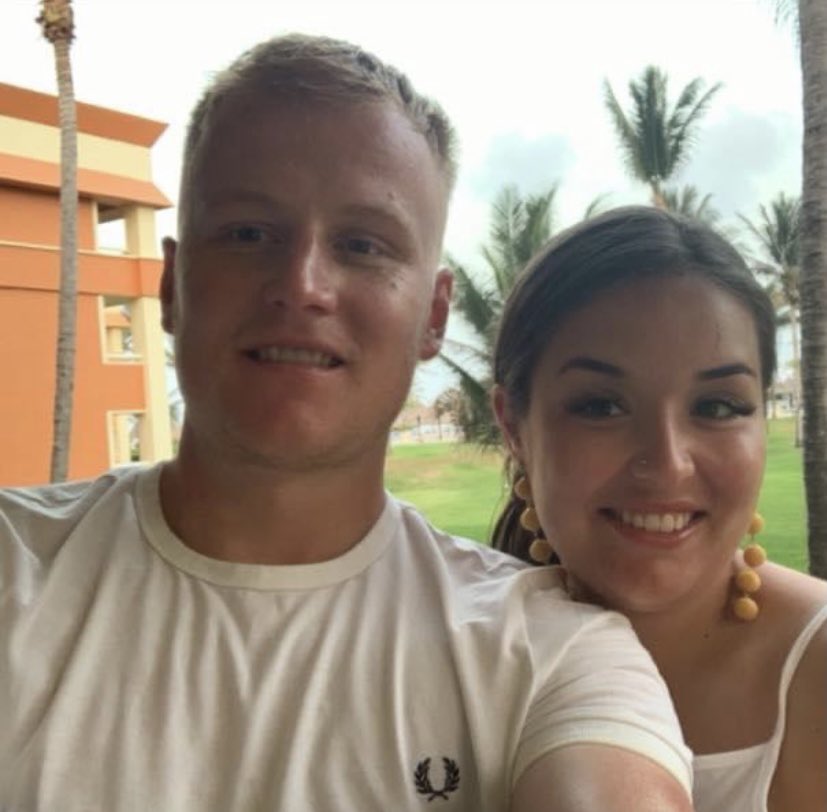 NUFC360's tweet photo. Wor David was laid to rest last week. We would just like to thank everyone who donated to the GoFundMe, we raised a staggering £21,028 for his pregnant girlfriend Alex. 

Your generosity will never be forgotten and has helped a great deal. Davie is at peace now. Thank you. 🖤🤍 https://t.co/rOX3EPkGVk