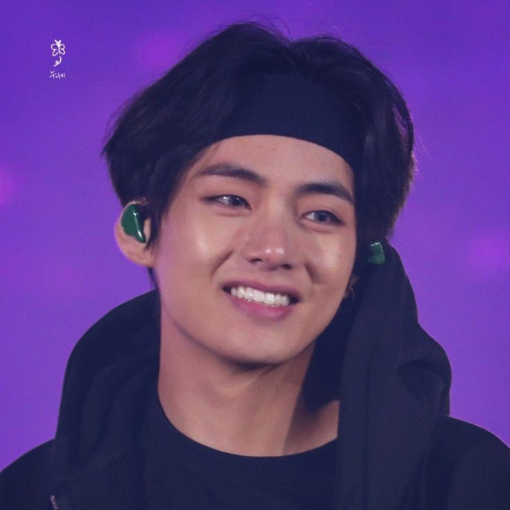 so_ya30's tweet photo. #vconcert #taehyungconcert #btsconcert https://t.co/QEc2h6aR1J