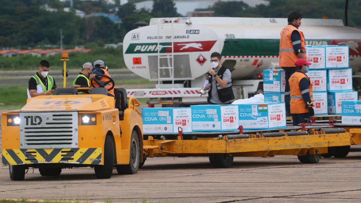 msaludpy's tweet photo. Paraguay 🇵🇾 recibe 100.000 dosis de vacunas #Covaxin provenientes de la República de la India 🇮🇳
Desde el Ministerio de Salud garantizamos el avance de la inmunización contra el #COVID19. 
Agradecemos a la República de la India por el apoyo. https://t.co/xf7FAmC336