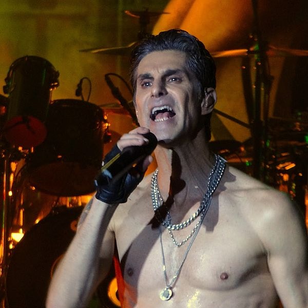 Happy birthday to the King of Lollapalioza himself Mr. Perry Farrell born Peretz Bernstein; March 29, 1959 
