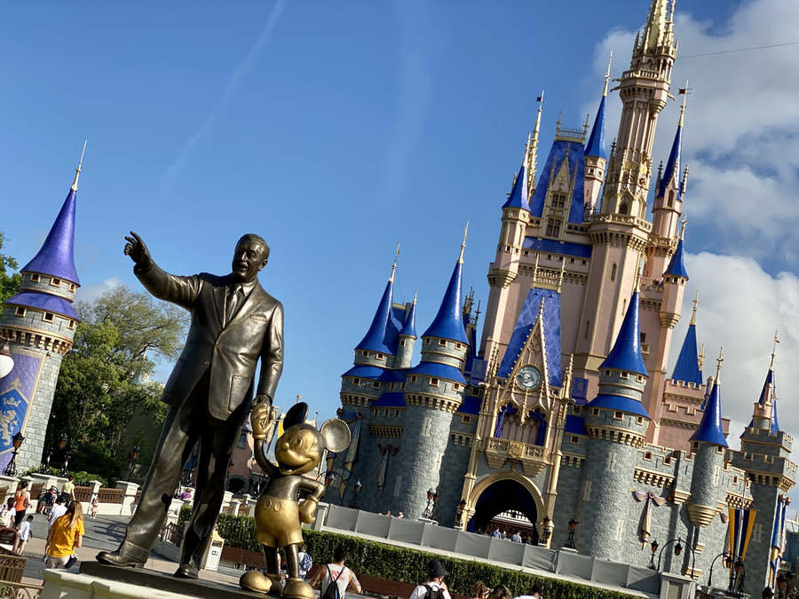 WDWNT's tweet photo. “Vaccine Passports” Likely Coming Soon for United States Travelers

https://t.co/oNQmRdbhLU https://t.co/OW2bCVmy1z