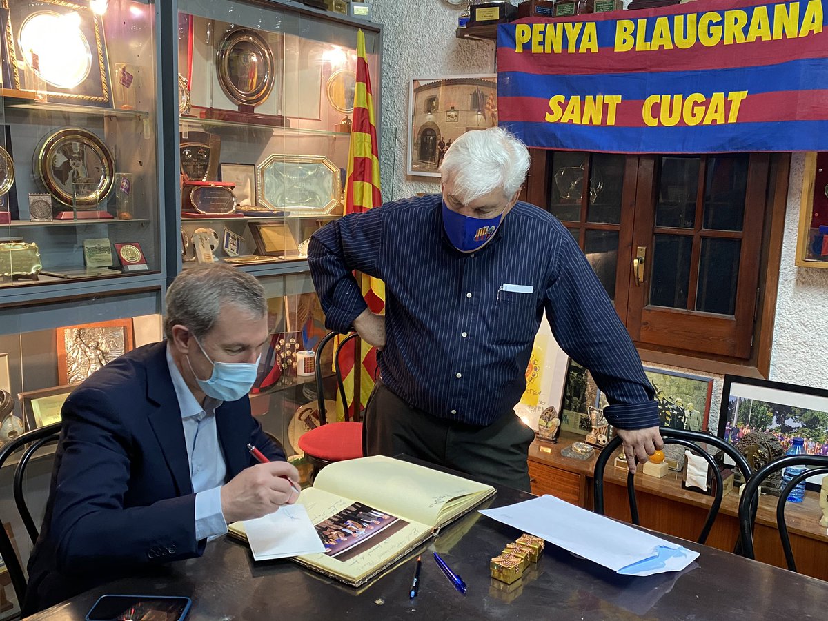 ElsMillorsAlFCB's tweet photo. Avui hem visitat a la @pbsantcugat,  un autèntic museu blaugrana. Un lloc que respira barcelonisme i que mereix que l’emoció del futbol torni a la seva seu. 🔵🔴 https://t.co/4btZkKhoUq