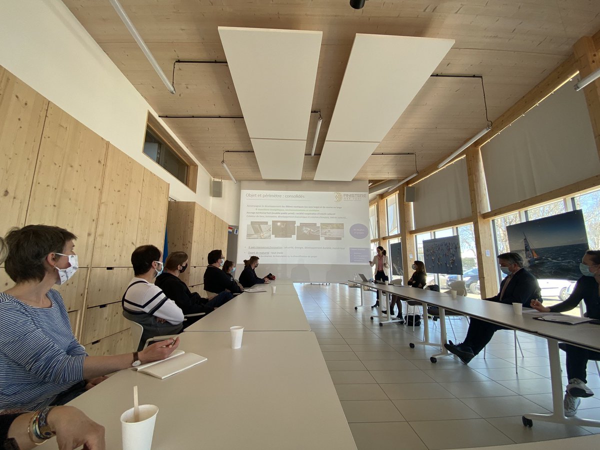 Karim_Ghachem's tweet photo. Semaine de l’emploi maritime @Pole_Emploi_BZH à @FinistMerVent :
A la #laforêtfouesnant, présentation des perspectives d’emplois et de formations maritimes en #Cornouaille :
-visite du plateau technique de l’INB
-visite de Le Bihan Voile
Avec @AnnaigLeMeur_AN https://t.co/wsHLa8csfe