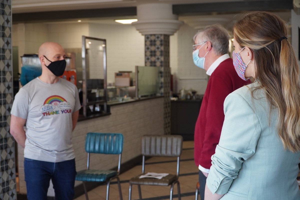 MarkDrakeford's tweet image. There’s nothing better than our beautiful Welsh seaside.

Lovely to spend some time with @sarah4bridgend, our fantastic Welsh Labour Candidate for Bridgend in Porthcawl today - even managed to pop into @francoschips for some wonderful fish and chips.