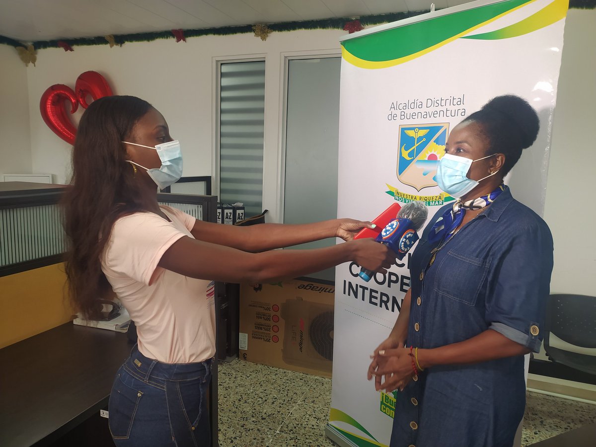 BuenaventuraInt's tweet photo. #Entrevista #Cooperación Hoy en las Noticias del Medio la directora de @BuenaventuraInt @libiamosquerav  habla sobre el proyecto de Centro de Convenciones para el Distrito de Buenaventura.
Entérate en las Noticas del Medio Día por Telemar Canal 2. 
#CooperandoAndo https://t.co/Xm9R4e1L5I
