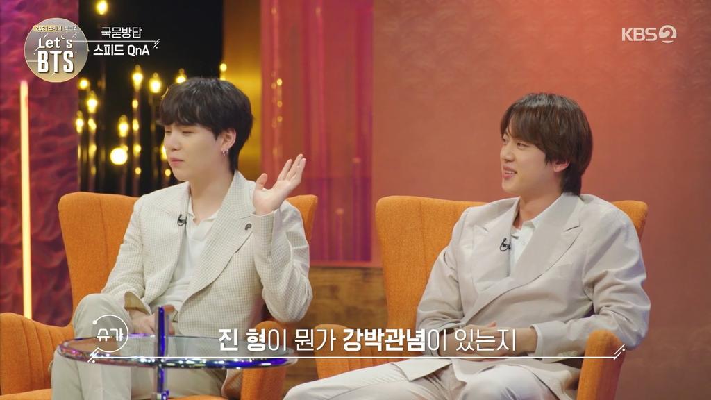 JinBrasil_'s tweet image. MC: Suga, qual a pessoa que mais te faz rir?

#Yoongi: Jin hyung.