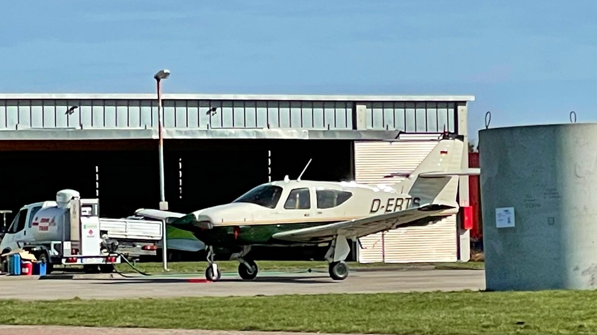 MultimodalT's tweet photo. Flugplatz „Hugo Junkers“ Dessau ✈️ https://t.co/409bFJSyHI