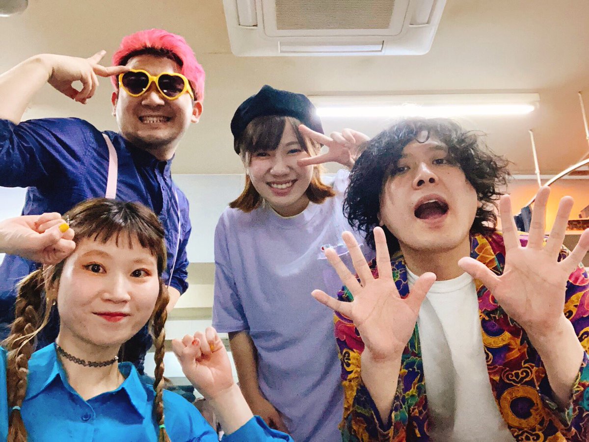 smoogecheaks's tweet photo. 【 ✨ THANK YOU !!! ✨ 】

"スムージチークス"ラストライブありがとうございました！！

この13年間で出会えたみなさんとのご縁をこれからも大切に、4月からは「ぷすっぽ」として新たに頑張っていきます！
本当にありがとう！！！
そしてこれからも応援よろしくお願いします！

#スムージチークス https://t.co/w5MfYVuiv0