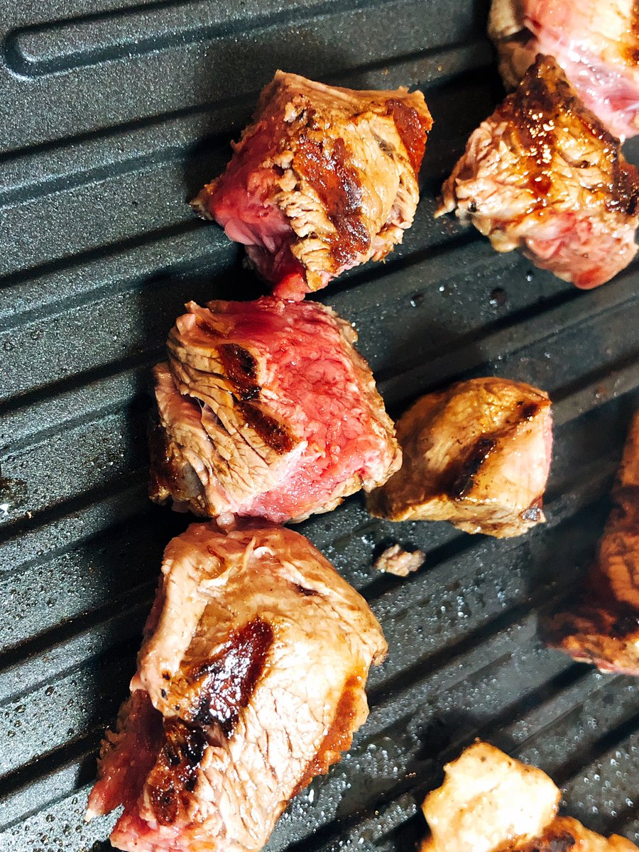 johanbunny's tweet photo. ばにです🐰今日は29の日なのでお肉です🙌
肉の日じゃなくても週2で肉な我が家ですが🤣🤣
#ダイエット垢さんと繋がりたい
#糖質制限
#飯テロ
#おうちごはん https://t.co/GIixmKkpW2