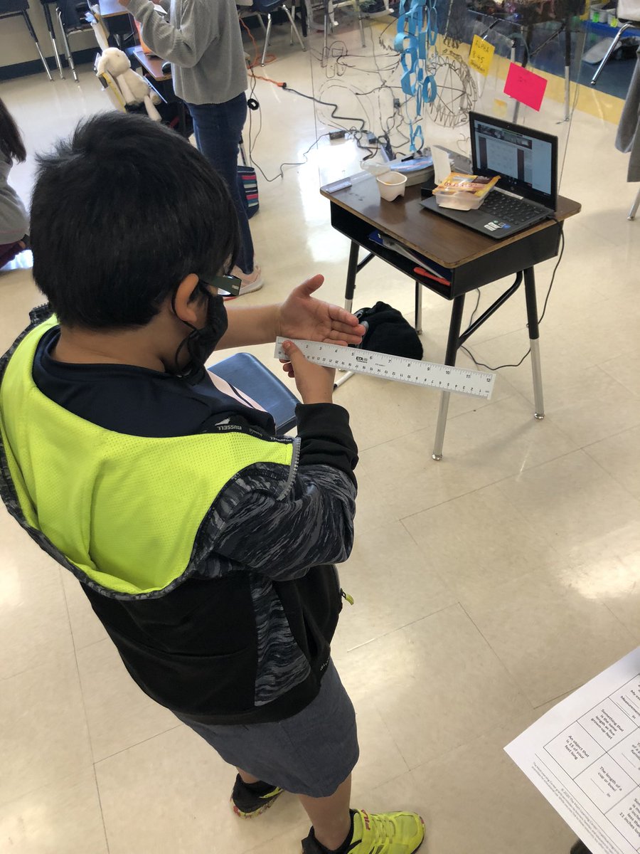 MrMurnin's tweet photo. We are measuring !!! Woohoo!! Measuring scavenger hunt !! @NISDMurnin #Math #NISDMath https://t.co/gnsW0lXIoH